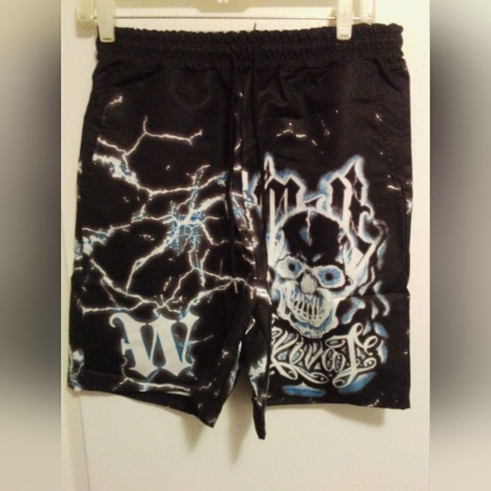 Men’s Graphic Skull Lightning Print Shorts - Size Small